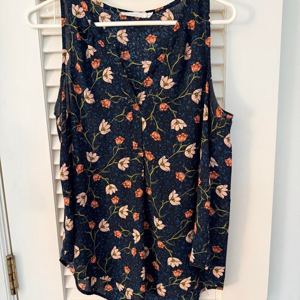 Lush floral blouse with pink